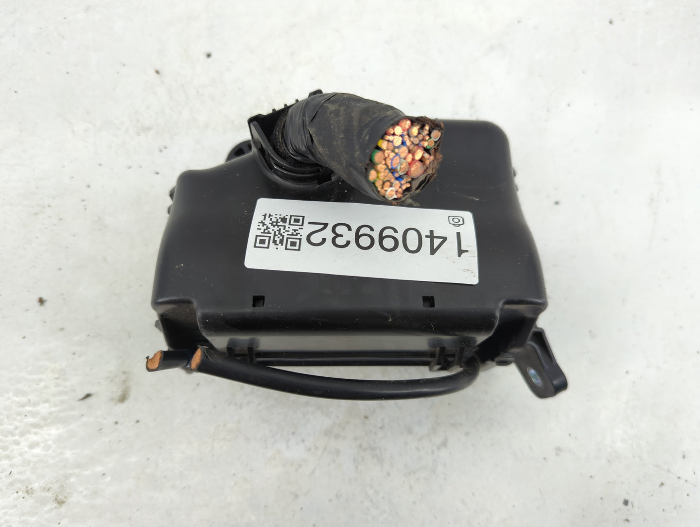 2015-2017 Hyundai Accent Fusebox Fuse Box Panel Relay Module P/N:91420-1R580 Fits Fits 2015 2016 2017 OEM Used Auto Parts - 