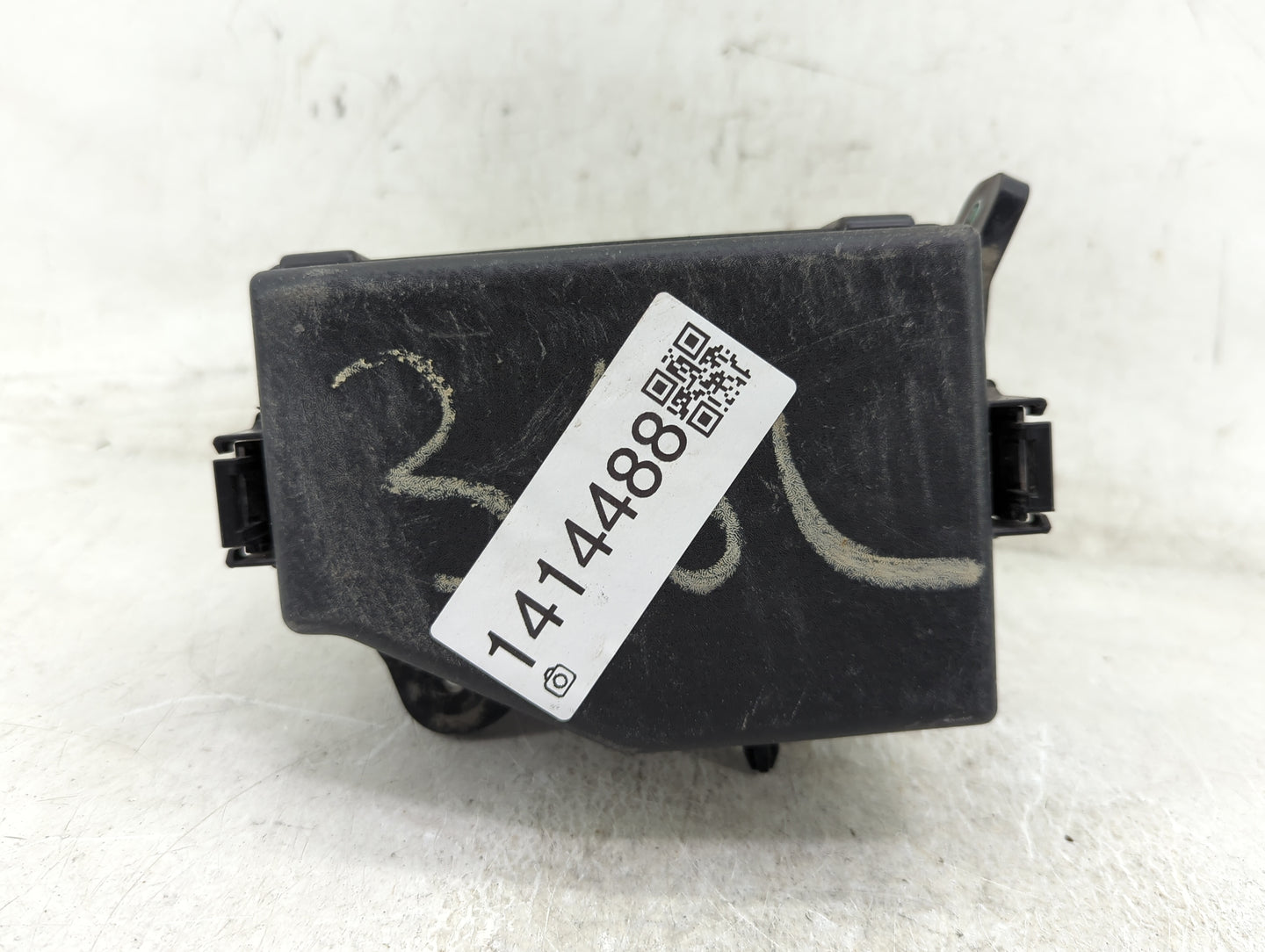 2015-2017 Hyundai Accent Fusebox Fuse Box Panel Relay Module P/N:91420-1R610 Fits Fits 2015 2016 2017 OEM Used Auto Parts - 