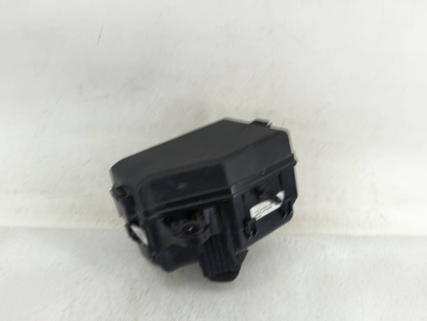 2015-2017 Hyundai Accent Fusebox Fuse Box Panel Relay Module Fits Fits 2015 2016 2017 OEM Used Auto Parts - Oemusedautoparts