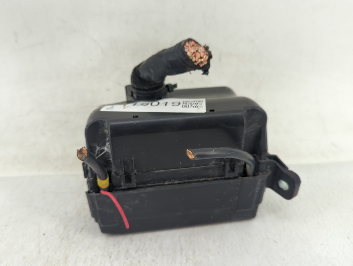 2015-2017 Hyundai Accent Fusebox Fuse Box Panel Relay Module Fits Fits 2015 2016 2017 OEM Used Auto Parts - Oemusedautoparts