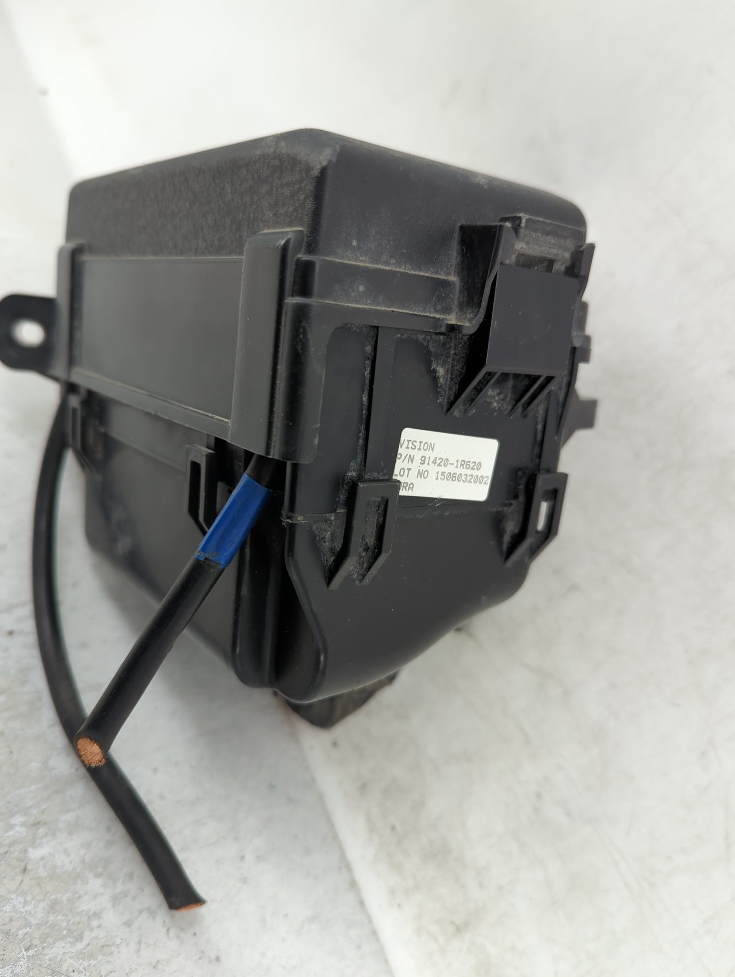 2015-2017 Hyundai Accent Fusebox Fuse Box Panel Relay Module P/N:91420-1R620 Fits Fits 2015 2016 2017 OEM Used Auto Parts - 