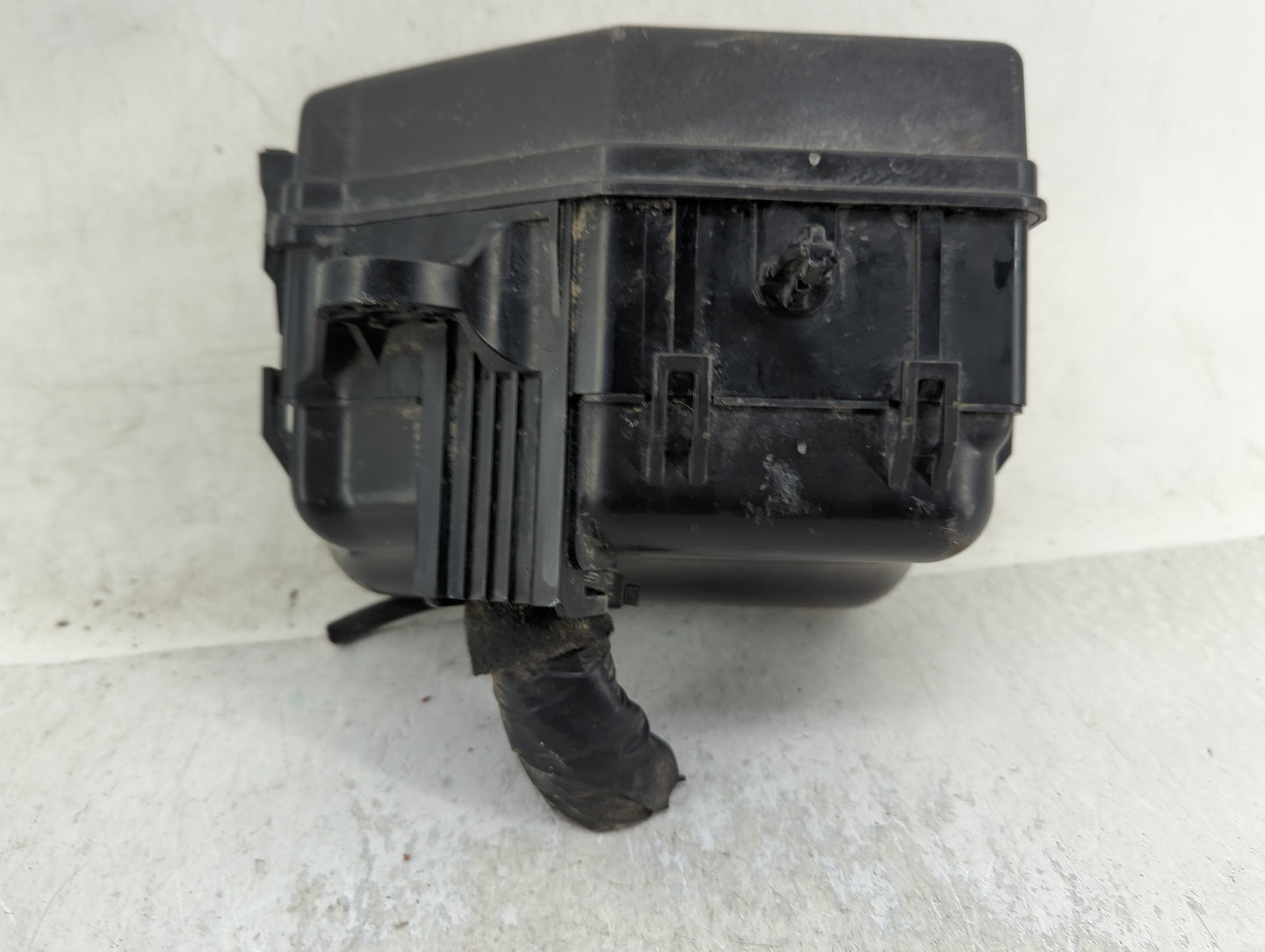 2015-2017 Hyundai Accent Fusebox Fuse Box Panel Relay Module P/N:91420-1R620 Fits Fits 2015 2016 2017 OEM Used Auto Parts - 