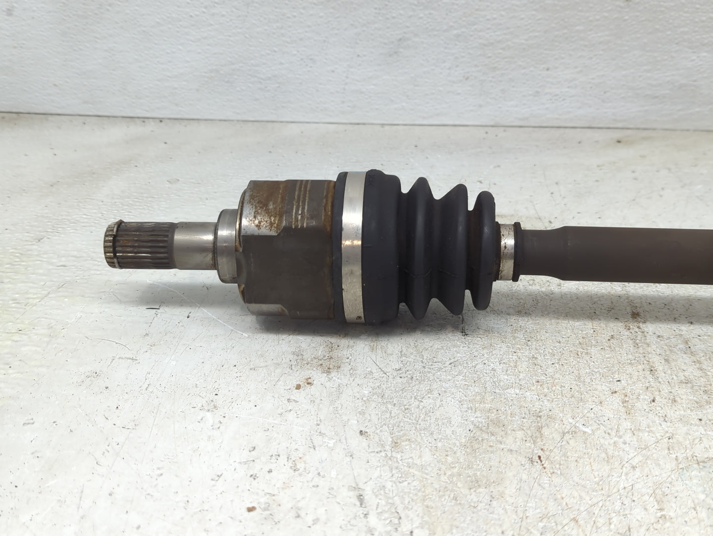 2012-2017 Hyundai Accent Axle Shaft Front Passenger Cv C/v - Oemusedautoparts1.com