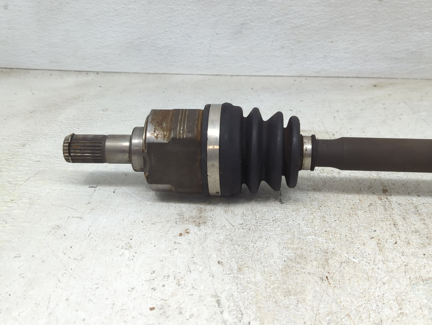 2012-2017 Hyundai Accent Axle Shaft Front Passenger Cv C/v - Oemusedautoparts1.com