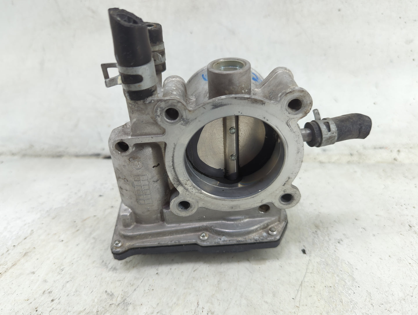 2012-2019 Hyundai Accent Throttle Body P/N:35100-2B300 Fits Fits 2012 2013 2014 2015 2016 2017 2018 2019 OEM Used Auto Parts