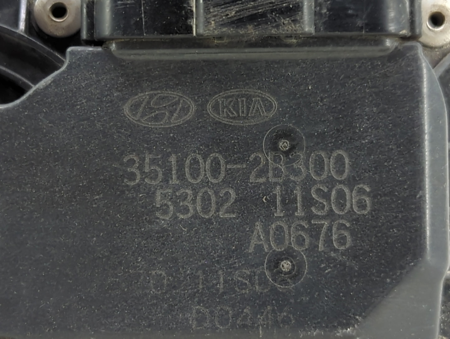 2012-2019 Hyundai Accent Throttle Body P/N:35100-2B300 Fits Fits 2012 2013 2014 2015 2016 2017 2018 2019 OEM Used Auto Parts