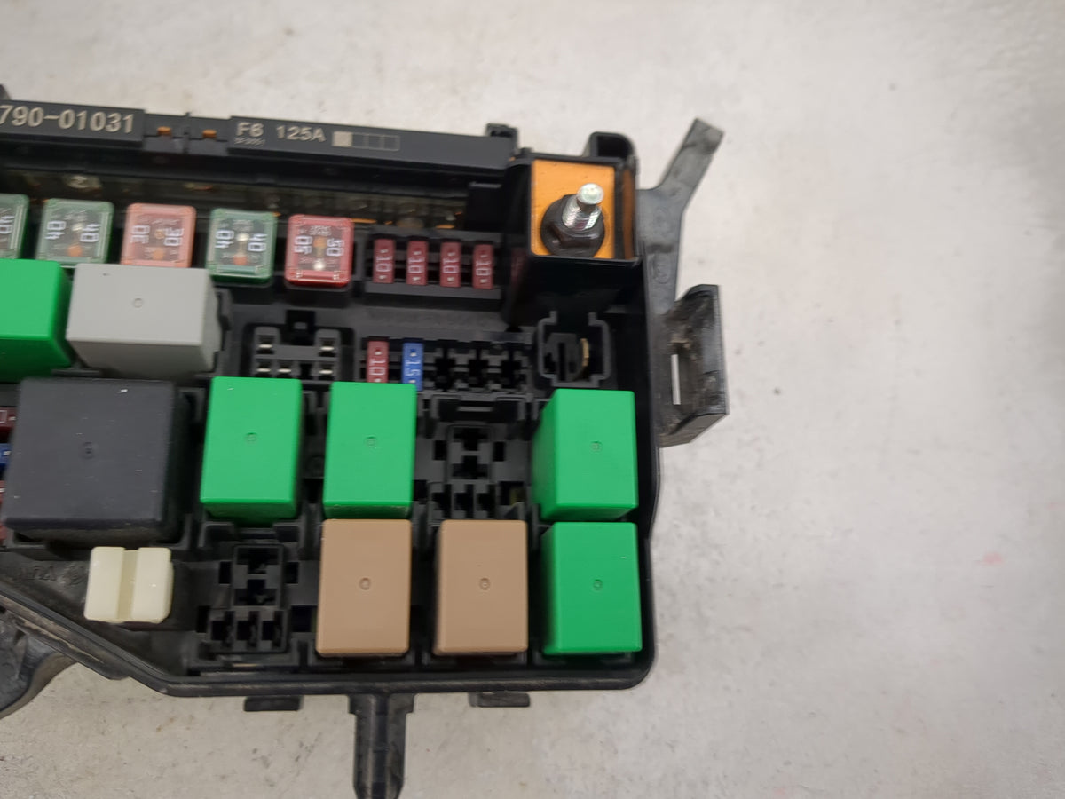 2015-2017 Hyundai Accent Fusebox Fuse Box Panel Relay Module P/N:18790-01031 91950-1R220 Fits Fits 2015 2016 2017 OEM Used A