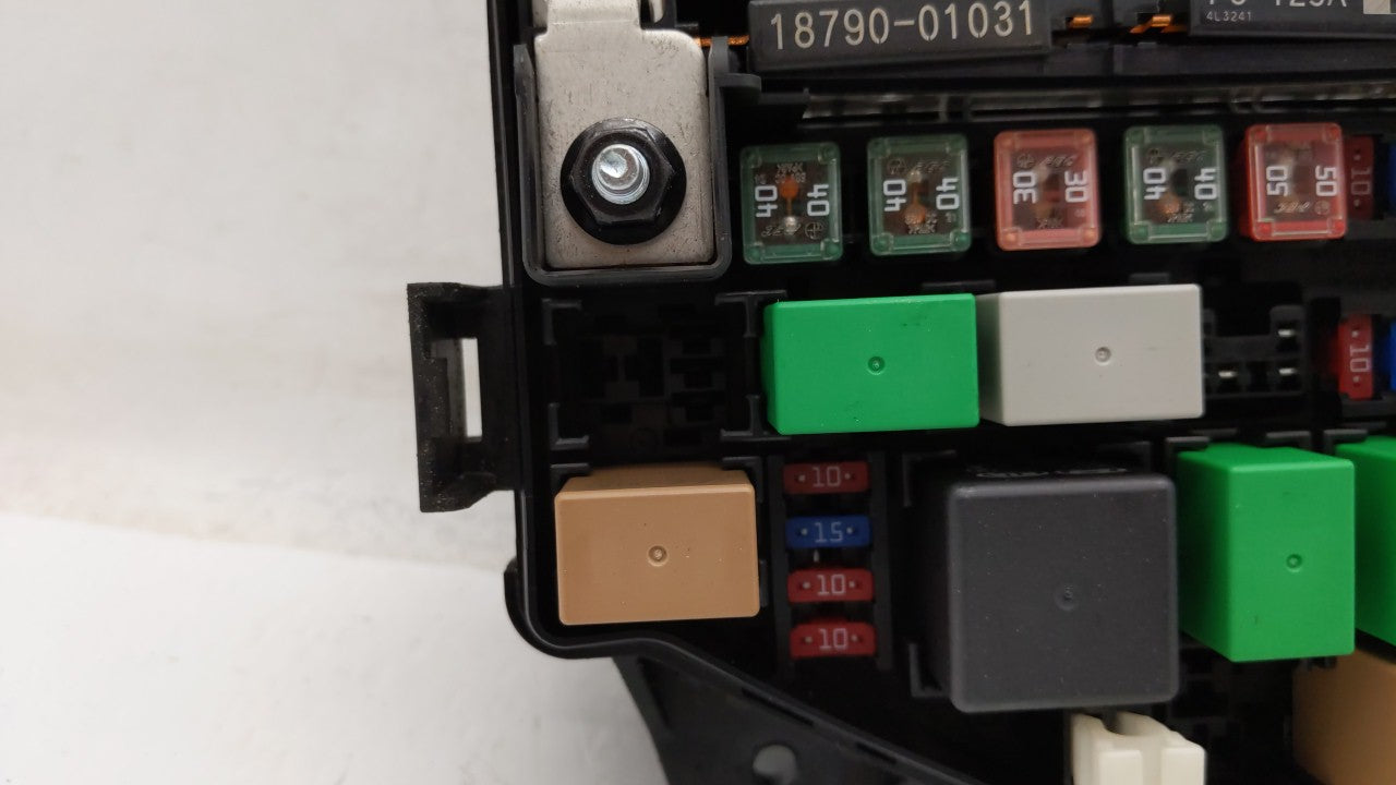 2015-2017 Hyundai Accent Fusebox Fuse Box Panel Relay Module P/N:91420-1R500 914201R520 Fits Fits 2015 2016 2017 OEM Used Au