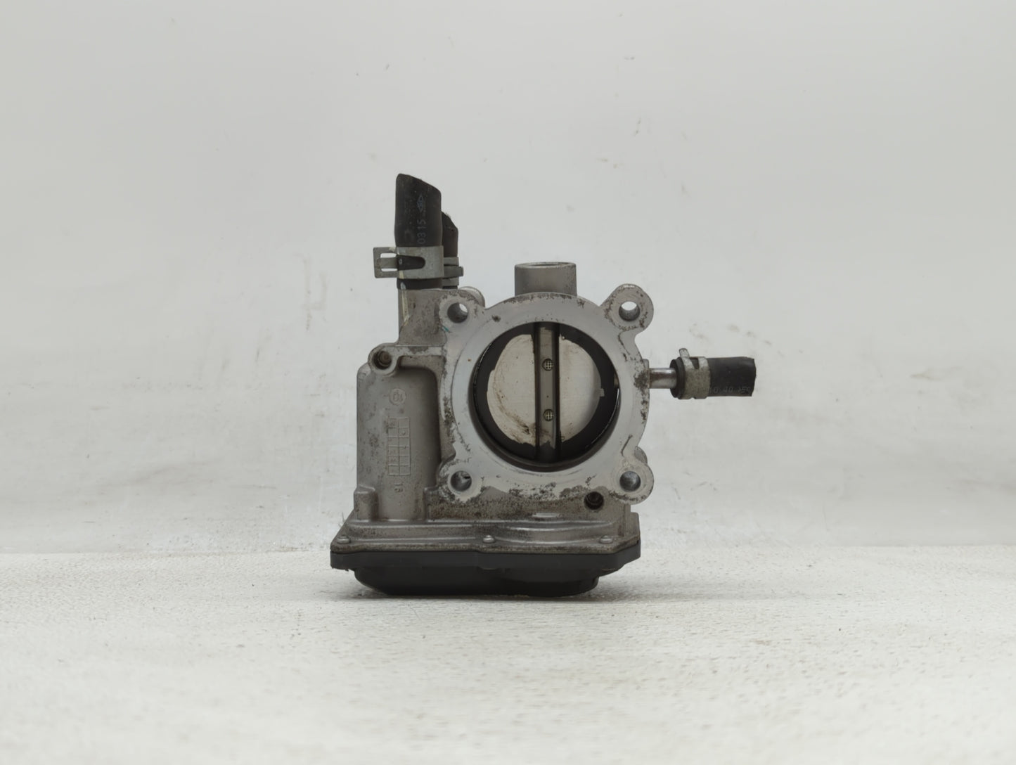 2012-2019 Hyundai Accent Throttle Body P/N:35100-2B300 Fits Fits 2012 2013 2014 2015 2016 2017 2018 2019 OEM Used Auto Parts