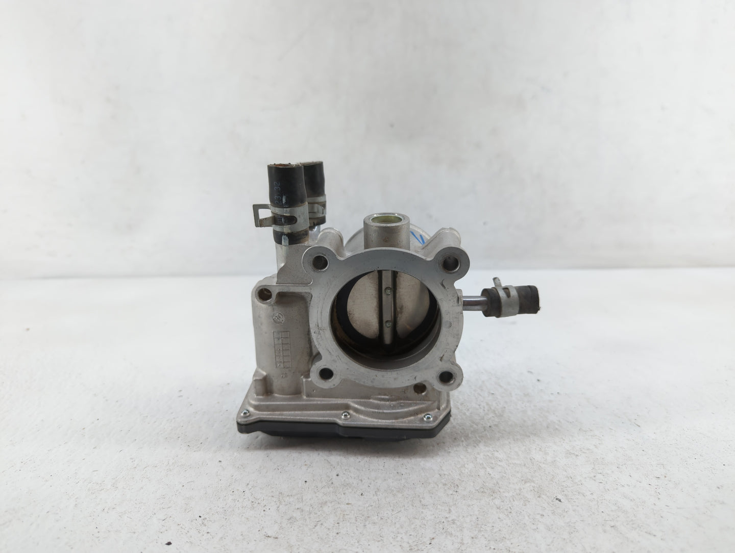 2012-2019 Hyundai Accent Throttle Body P/N:35100-2B300 Fits Fits 2012 2013 2014 2015 2016 2017 2018 2019 OEM Used Auto Parts