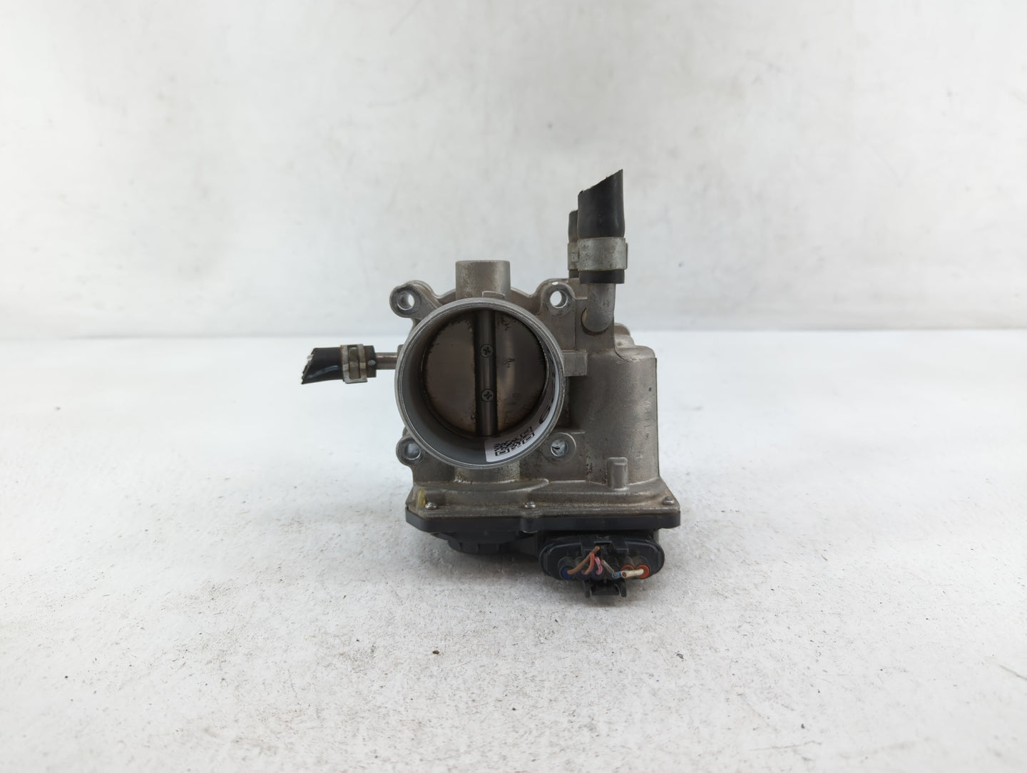 2012-2019 Hyundai Accent Throttle Body P/N:35100-2B300 Fits Fits 2012 2013 2014 2015 2016 2017 2018 2019 OEM Used Auto Parts