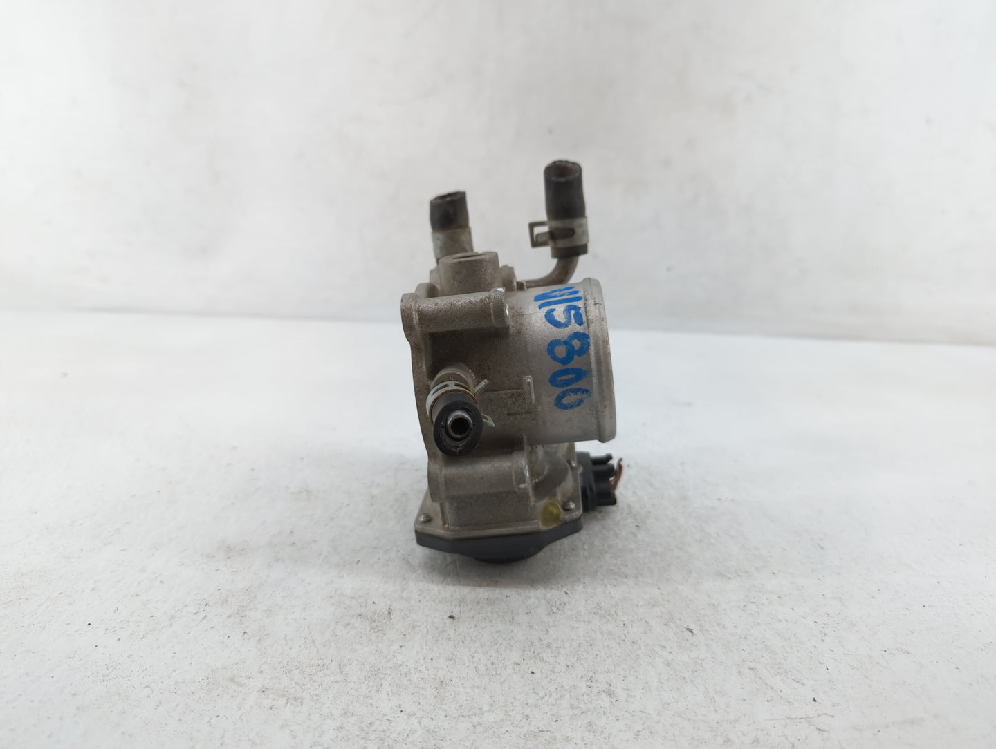 2012-2019 Hyundai Accent Throttle Body P/N:35100-2B300 Fits Fits 2012 2013 2014 2015 2016 2017 2018 2019 OEM Used Auto Parts