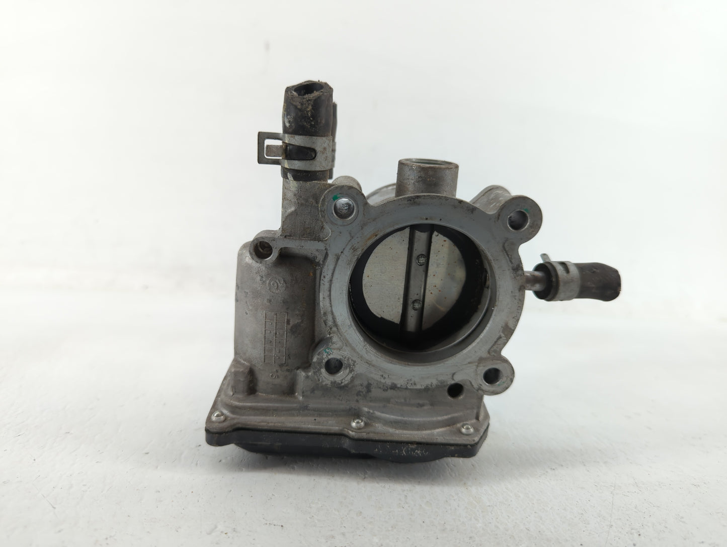 2012-2019 Hyundai Accent Throttle Body P/N:35100-2B300 Fits Fits 2012 2013 2014 2015 2016 2017 2018 2019 OEM Used Auto Parts
