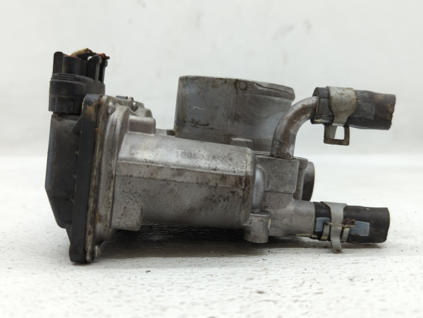 2012-2019 Hyundai Accent Throttle Body P/N:35100-2B300 Fits Fits 2012 2013 2014 2015 2016 2017 2018 2019 OEM Used Auto Parts