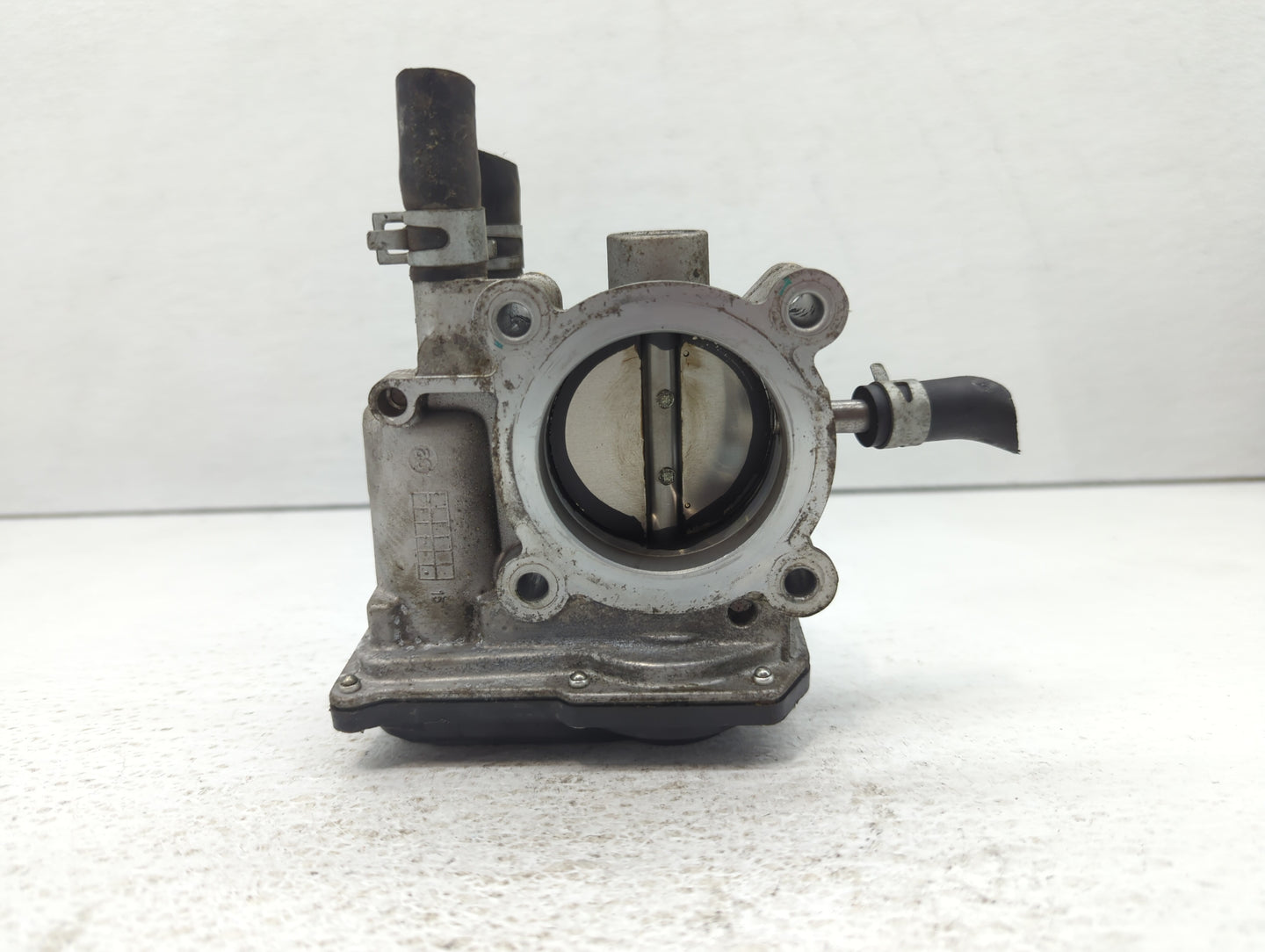 2012-2019 Hyundai Accent Throttle Body P/N:35100-2B300 Fits Fits 2012 2013 2014 2015 2016 2017 2018 2019 OEM Used Auto Parts