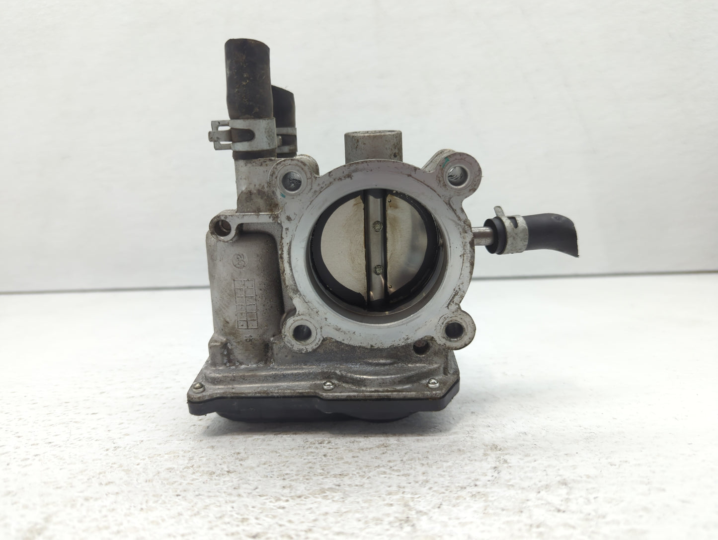 2012-2019 Hyundai Accent Throttle Body P/N:35100-2B300 Fits Fits 2012 2013 2014 2015 2016 2017 2018 2019 OEM Used Auto Parts