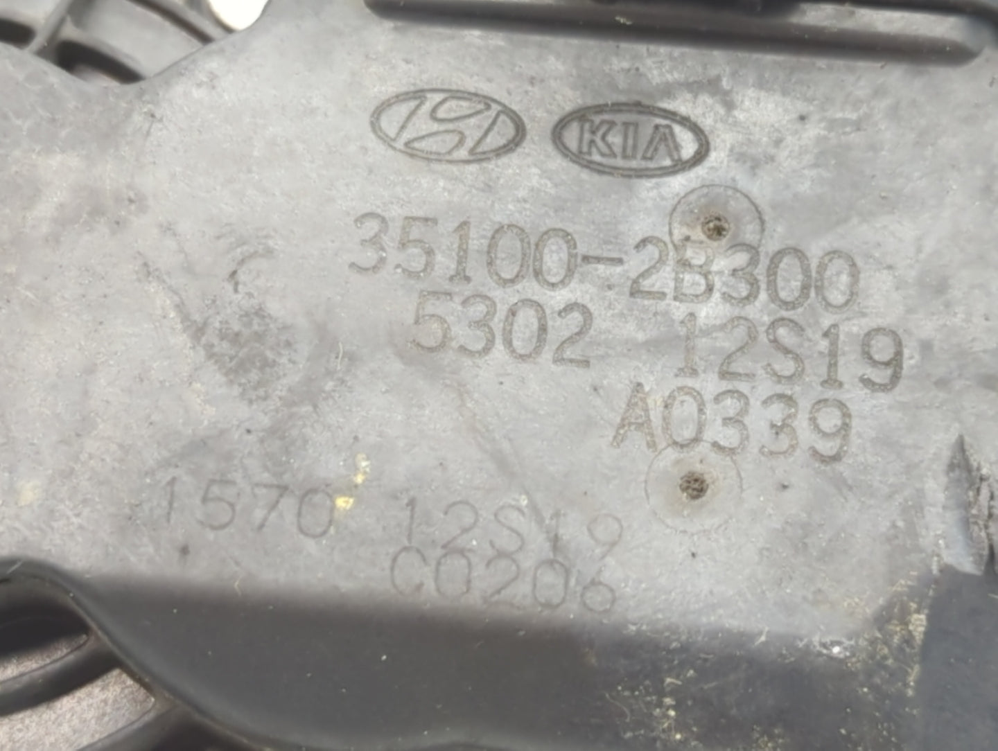 2012-2019 Hyundai Accent Throttle Body P/N:35100-2B300 Fits Fits 2012 2013 2014 2015 2016 2017 2018 2019 OEM Used Auto Parts