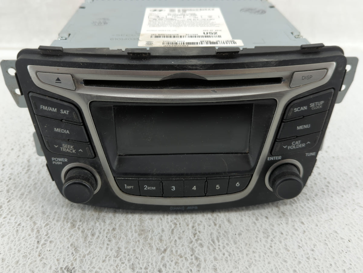 2015-2017 Hyundai Accent Am Fm Cd Player Radio Receiver 526241 - Oemusedautoparts1.com