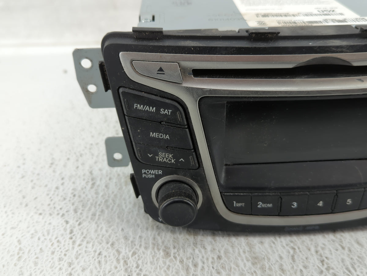 2015-2017 Hyundai Accent Am Fm Cd Player Radio Receiver 526241 - Oemusedautoparts1.com