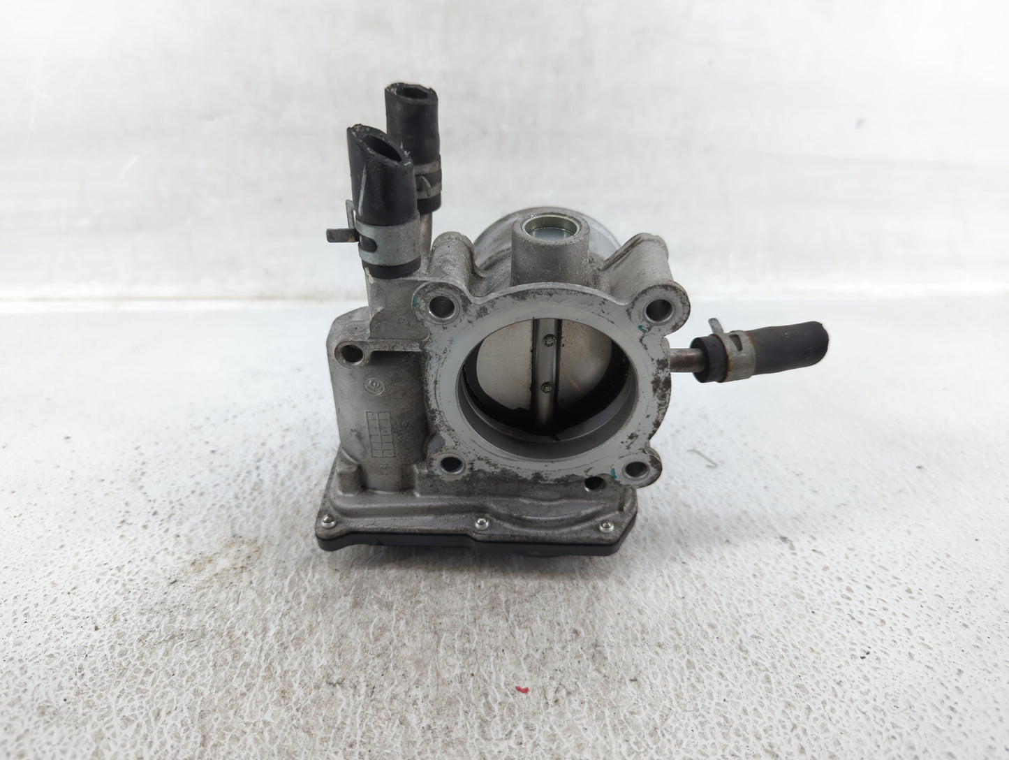 2012-2019 Hyundai Accent Throttle Body P/N:35100-2B300 Fits Fits 2012 2013 2014 2015 2016 2017 2018 2019 OEM Used Auto Parts