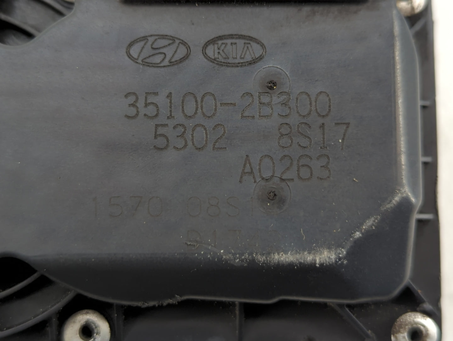 2012-2019 Hyundai Accent Throttle Body P/N:35100-2B300 Fits Fits 2012 2013 2014 2015 2016 2017 2018 2019 OEM Used Auto Parts