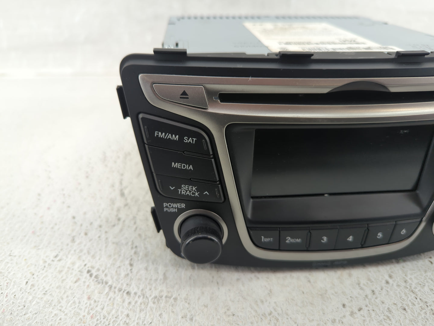 2015-2017 Hyundai Accent Am Fm Cd Player Radio Receiver - Oemusedautoparts1.com