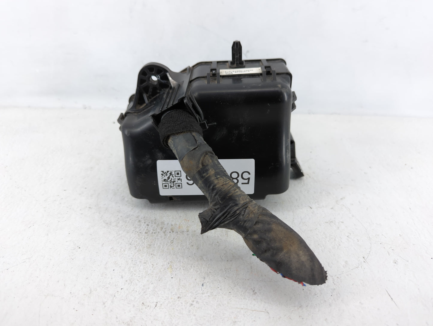 2015-2017 Hyundai Accent Fusebox Fuse Box Panel Relay Module P/N:91420-1R630 Fits Fits 2015 2016 2017 OEM Used Auto Parts - 