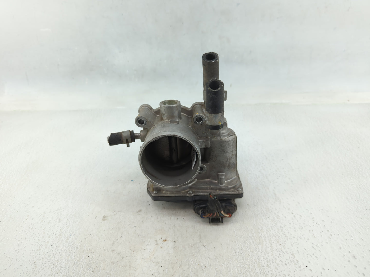 2012-2019 Hyundai Accent Throttle Body P/N:5302 04T10 35100-2B300 Fits Fits 2012 2013 2014 2015 2016 2017 2018 2019 OEM Used