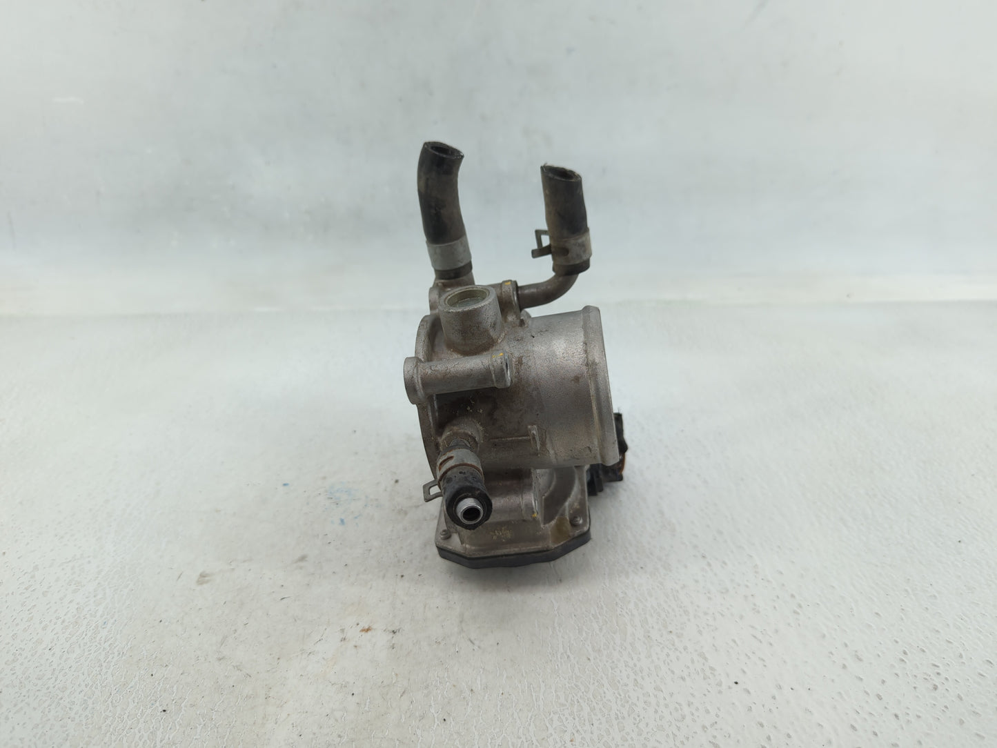2012-2019 Hyundai Accent Throttle Body P/N:5302 04T10 35100-2B300 Fits Fits 2012 2013 2014 2015 2016 2017 2018 2019 OEM Used