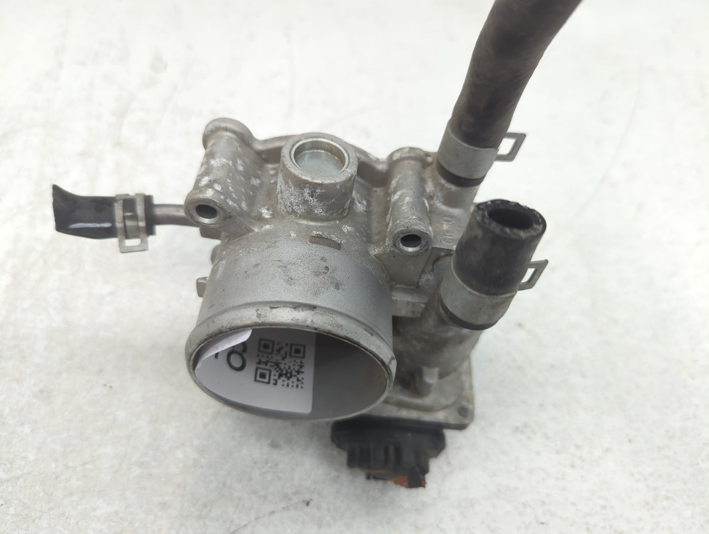 2012-2019 Hyundai Accent Throttle Body P/N:35100-2B300 Fits Fits 2012 2013 2014 2015 2016 2017 2018 2019 OEM Used Auto Parts
