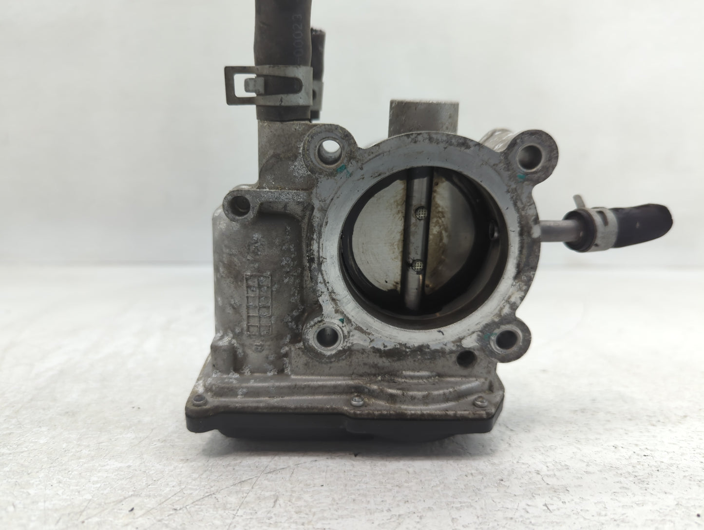 2012-2019 Hyundai Accent Throttle Body P/N:35100-2B300 Fits Fits 2012 2013 2014 2015 2016 2017 2018 2019 OEM Used Auto Parts