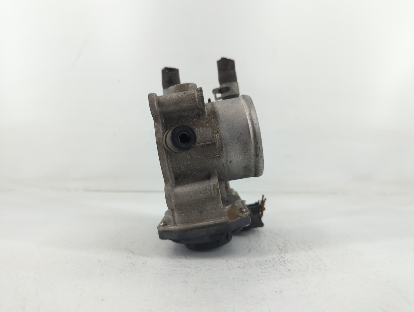 2012-2019 Hyundai Accent Throttle Body P/N:5302 6S10 35100-2B300 Fits Fits 2012 2013 2014 2015 2016 2017 2018 2019 OEM Used 
