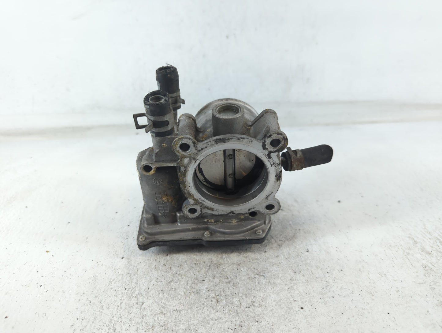 2012-2019 Hyundai Accent Throttle Body P/N:35100-2B300 Fits Fits 2012 2013 2014 2015 2016 2017 2018 2019 OEM Used Auto Parts