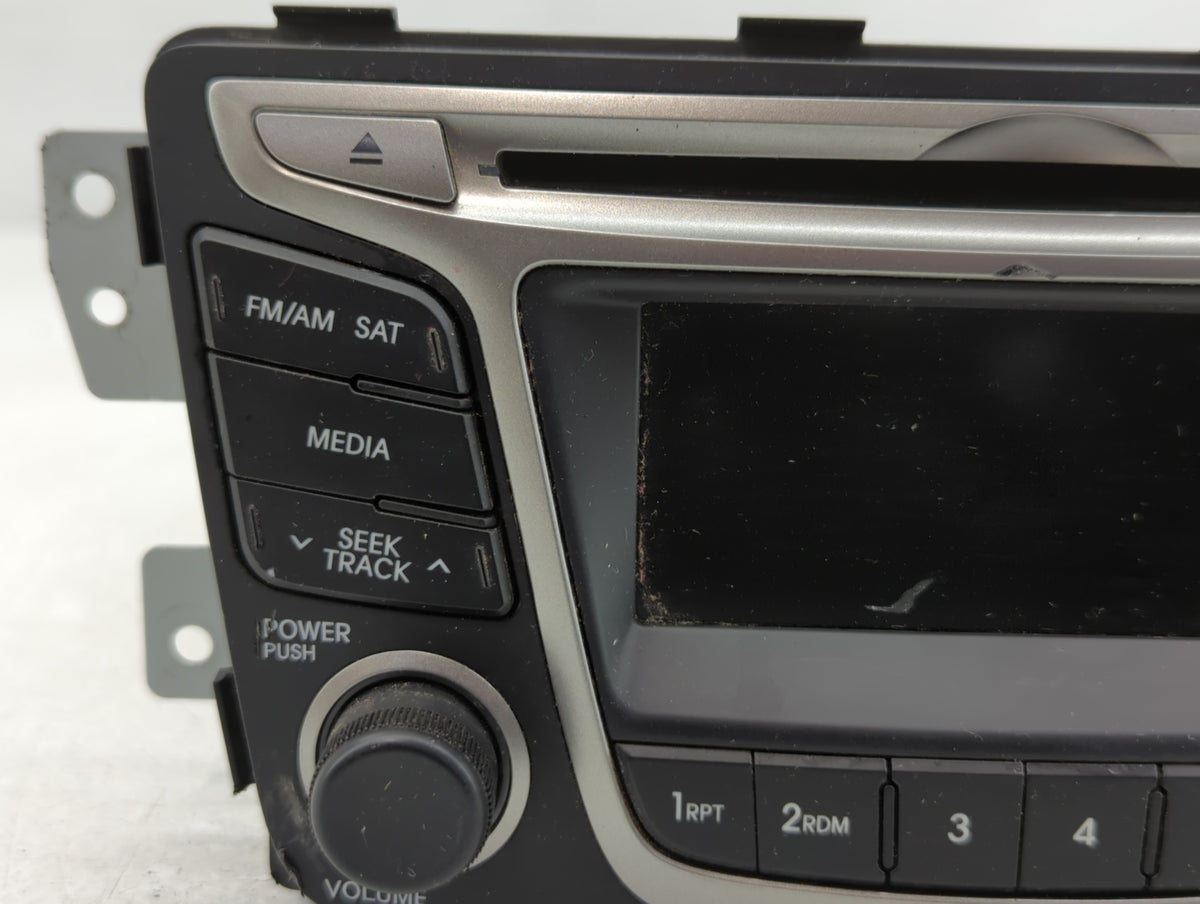 2016 Hyundai Accent Am Fm Cd Player Radio Receiver 735328 - Oemusedautoparts1.com