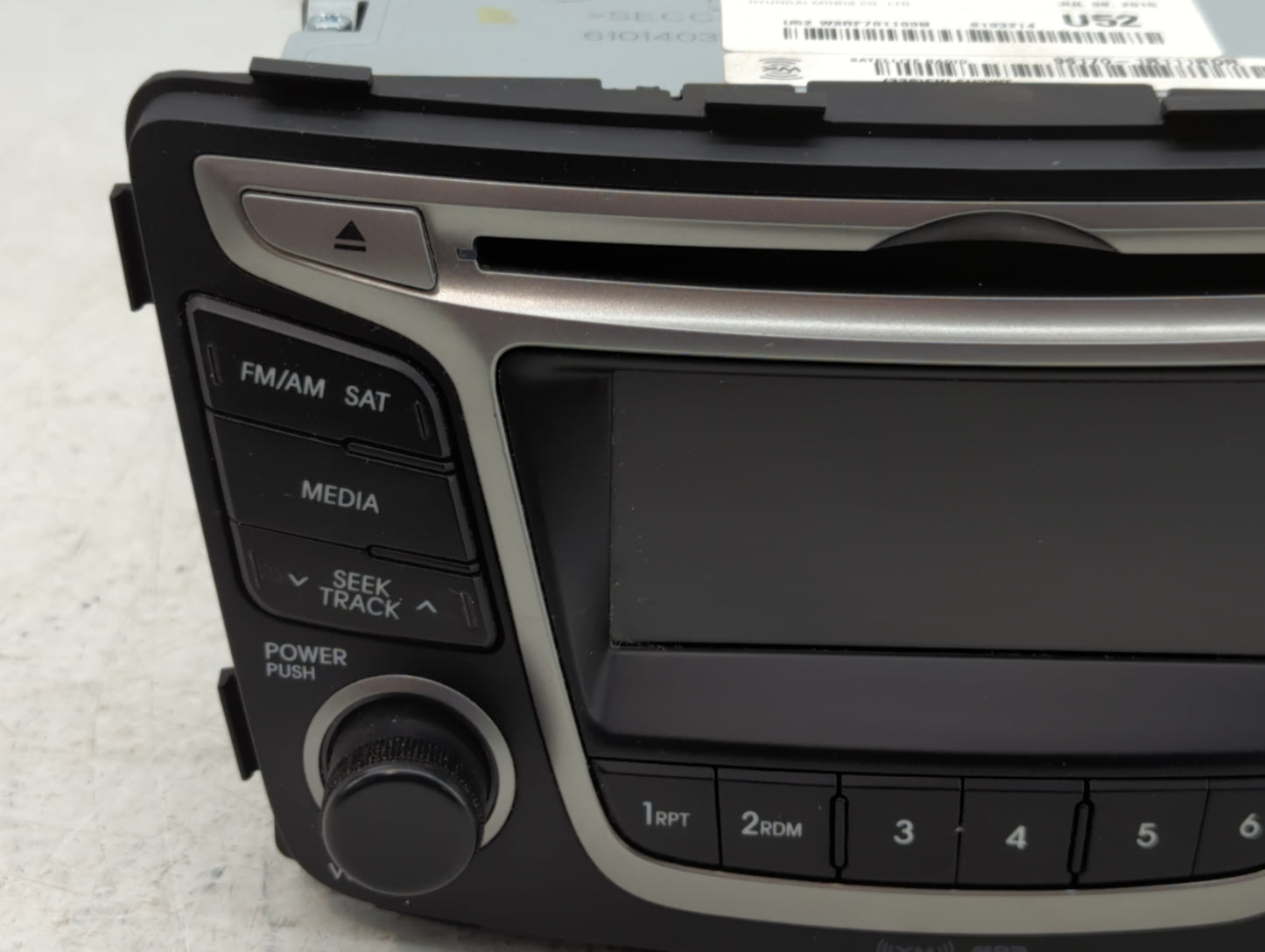 2016 Hyundai Accent Am Fm Cd Player Radio Receiver - Oemusedautoparts1.com
