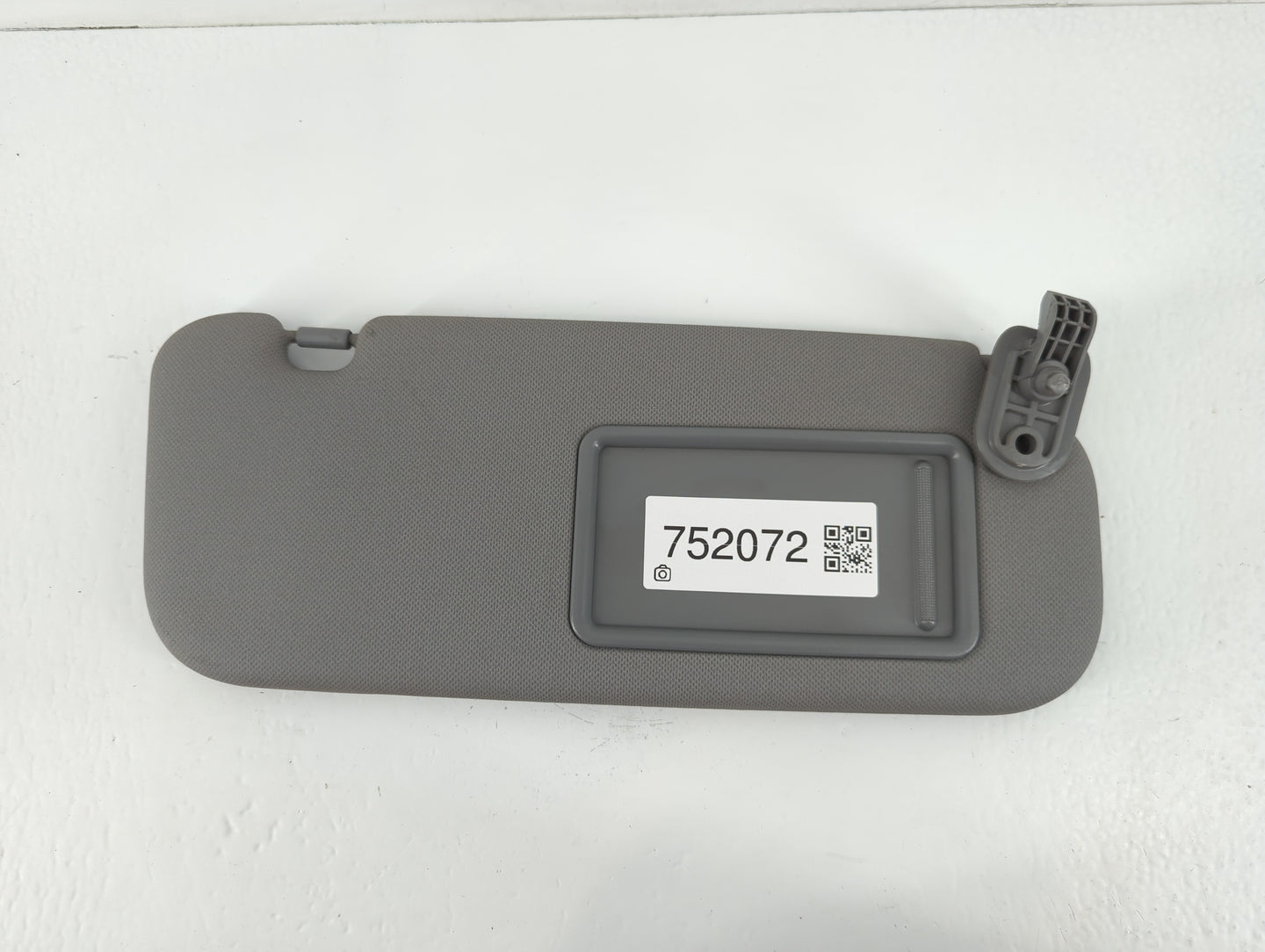 2014-2017 Hyundai Accent Sun Visor Shade Replacement Passenger Right Mirror Fits Fits 2014 2015 2016 2017 OEM Used Auto Part