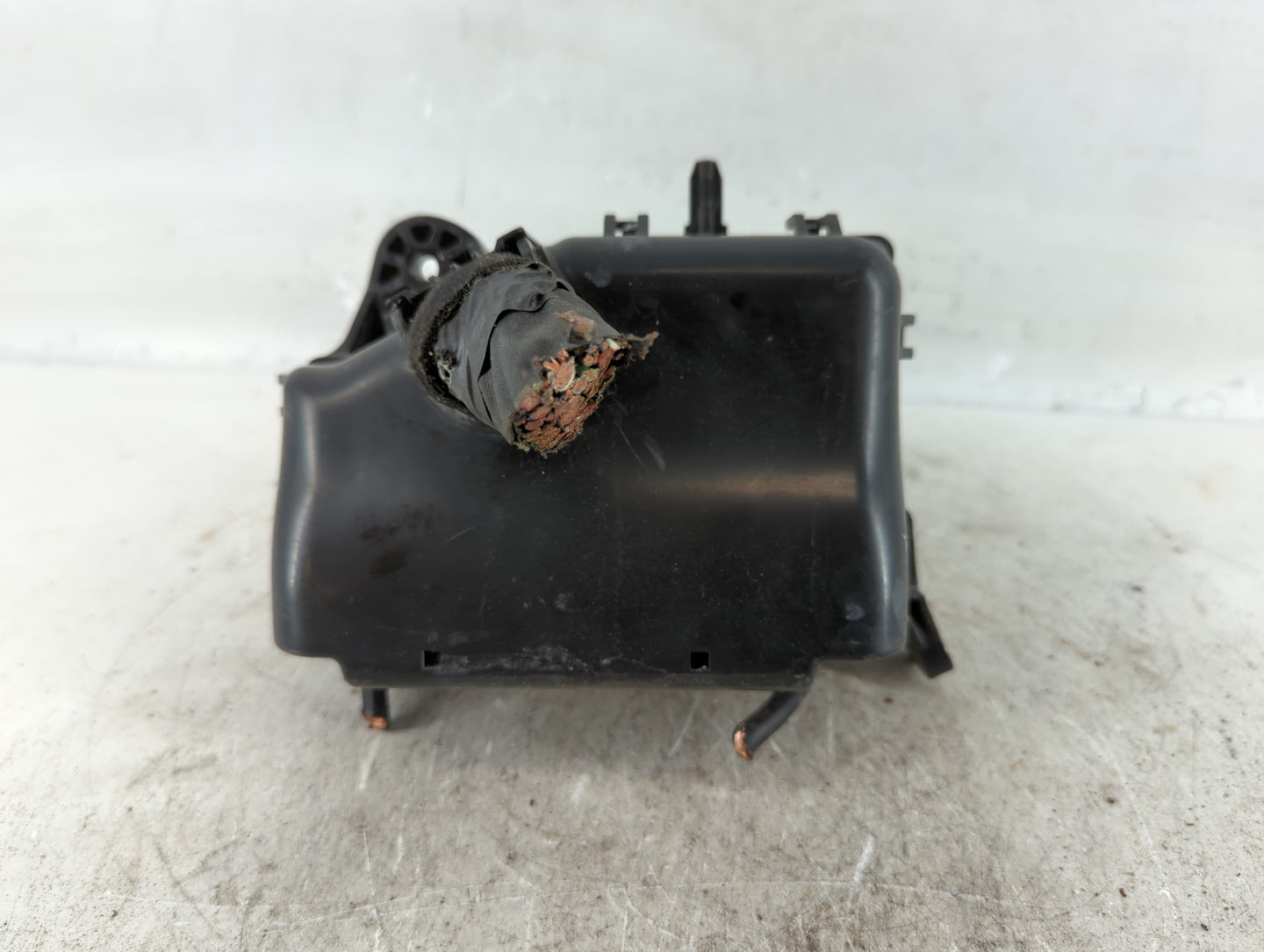 2015-2017 Hyundai Accent Fusebox Fuse Box Panel Relay Module P/N:91420-1R640 Fits Fits 2015 2016 2017 OEM Used Auto Parts - 