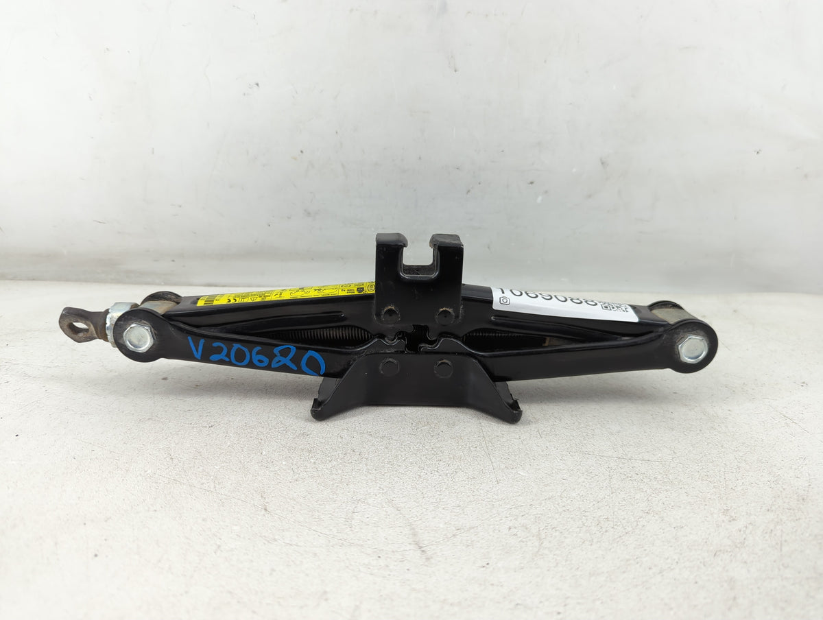 2016 Hyundai Azera Spare Scissor Car Jack 1069088 - Oemusedautoparts1.com
