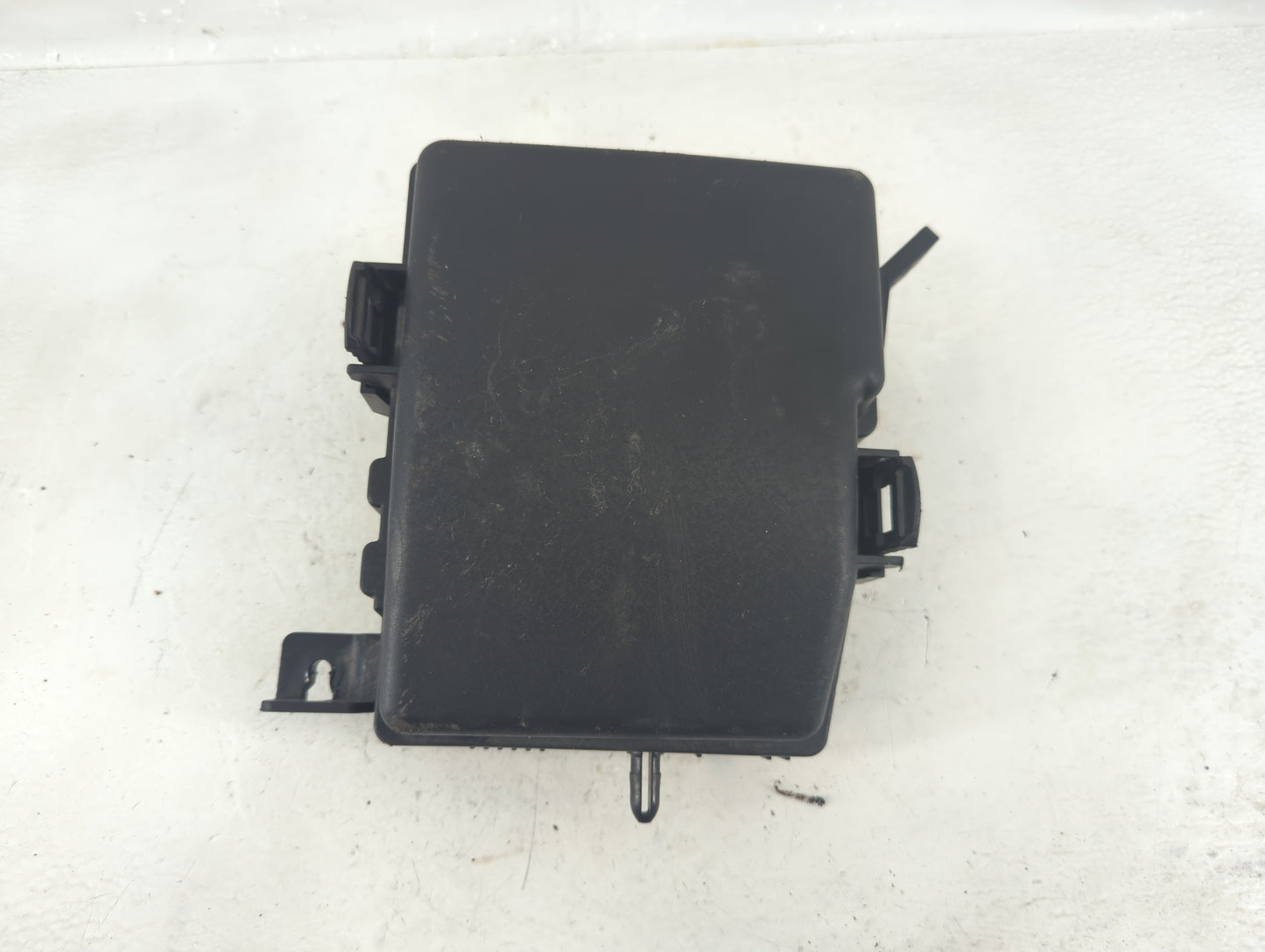 2015-2017 Hyundai Azera Fusebox Fuse Box Panel Relay Module P/N:91955-2T930 Fits Fits 2015 2016 2017 OEM Used Auto Parts - O