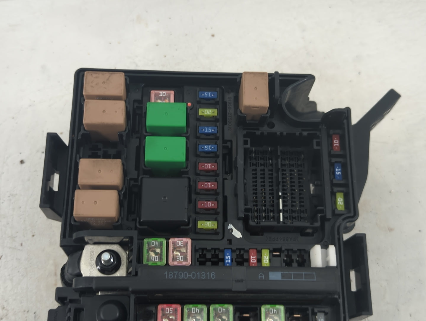 2015-2017 Hyundai Azera Fusebox Fuse Box Panel Relay Module P/N:91955-2T930 Fits Fits 2015 2016 2017 OEM Used Auto Parts - O