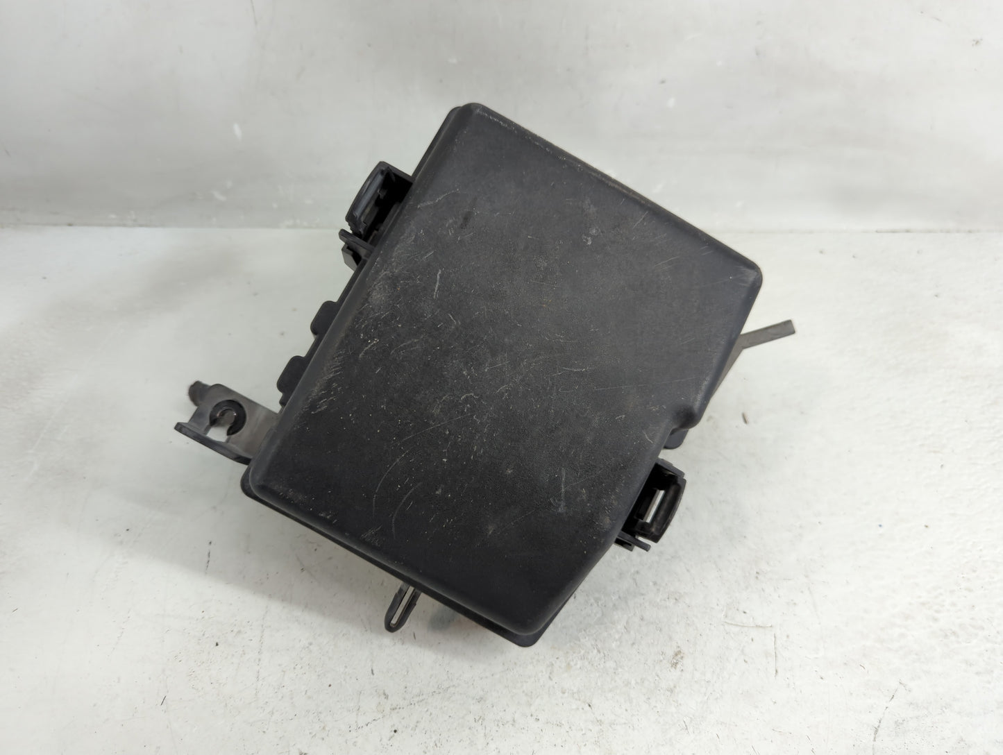 2015-2017 Hyundai Azera Fusebox Fuse Box Panel Relay Module P/N:91955-2T890 Fits Fits 2015 2016 2017 OEM Used Auto Parts - O