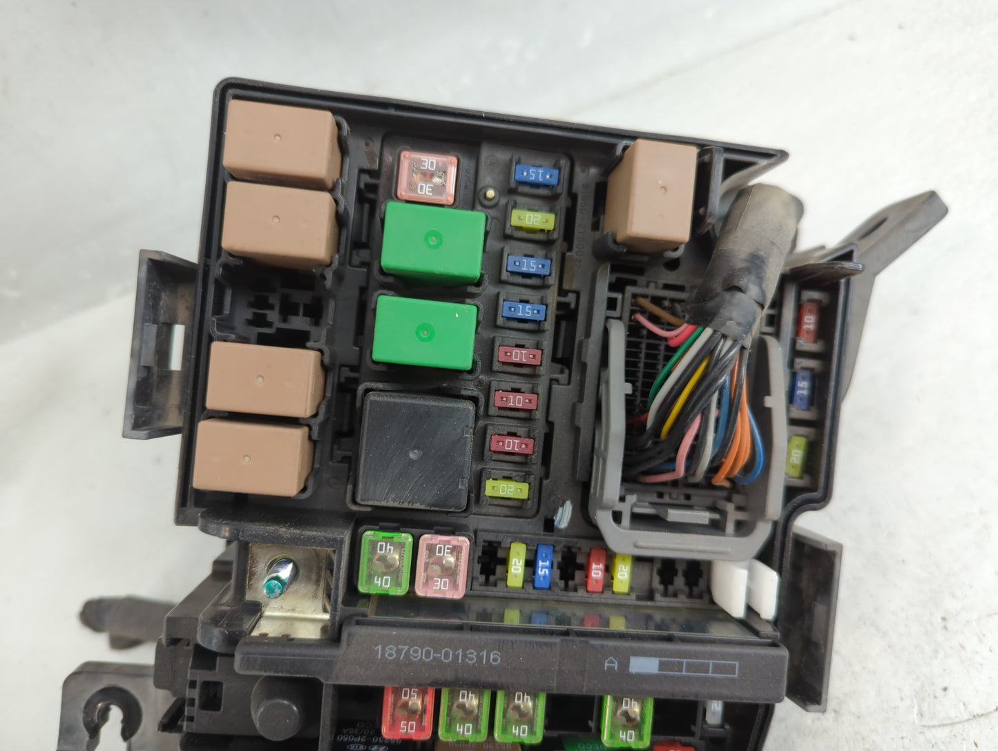 2015-2017 Hyundai Azera Fusebox Fuse Box Panel Relay Module P/N:91955-2T890 Fits Fits 2015 2016 2017 OEM Used Auto Parts - O