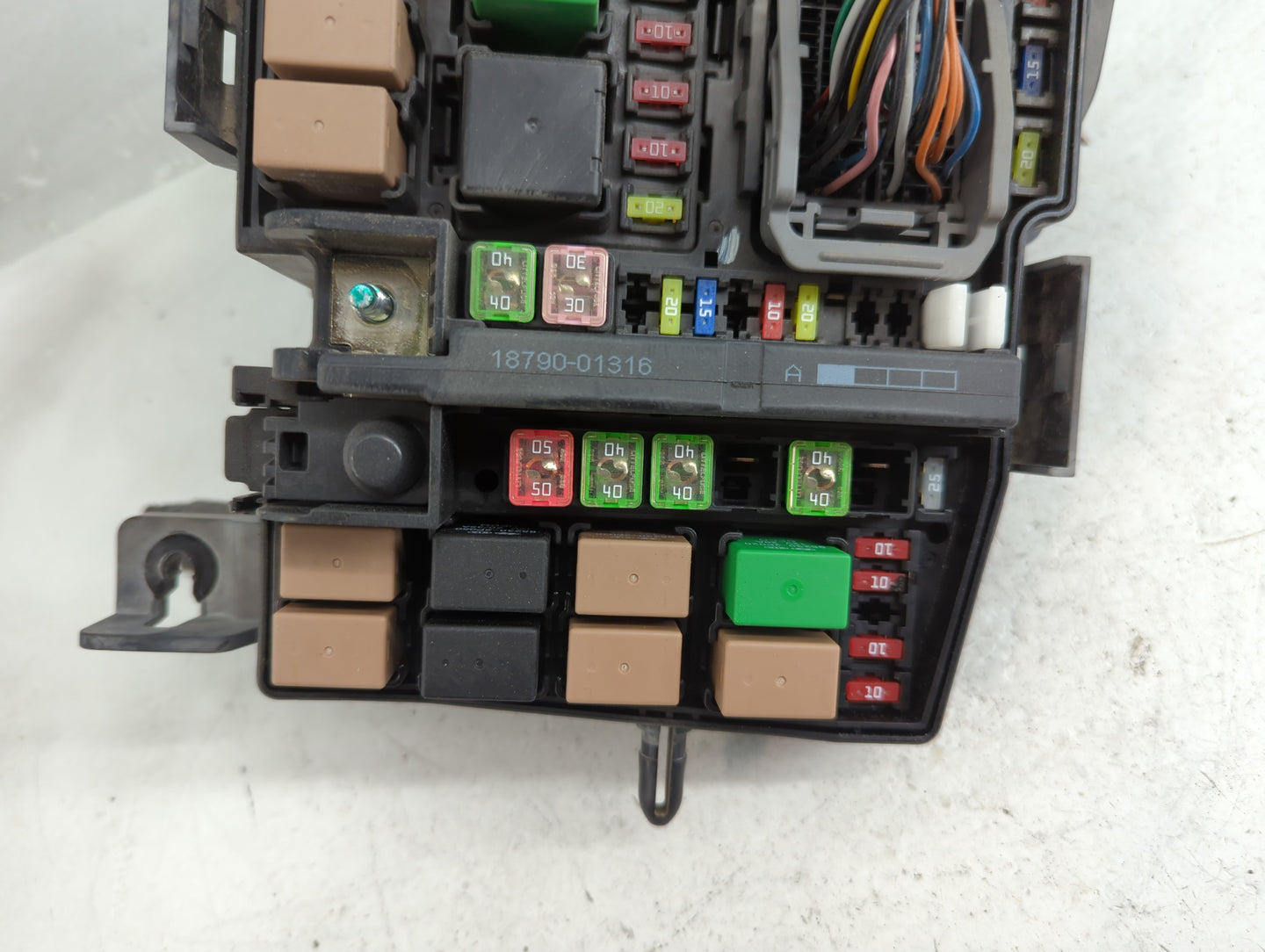 2015-2017 Hyundai Azera Fusebox Fuse Box Panel Relay Module P/N:91955-2T890 Fits Fits 2015 2016 2017 OEM Used Auto Parts - O