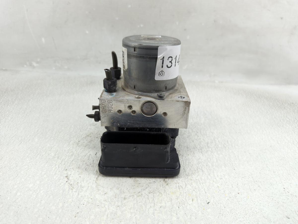 2016-2017 Hyundai Azera Anti-Lock Brake ABS Pump Module Actuator OEM P/N:58920-3V350 Fits Fits 2016 2017 OEM Used Auto Parts
