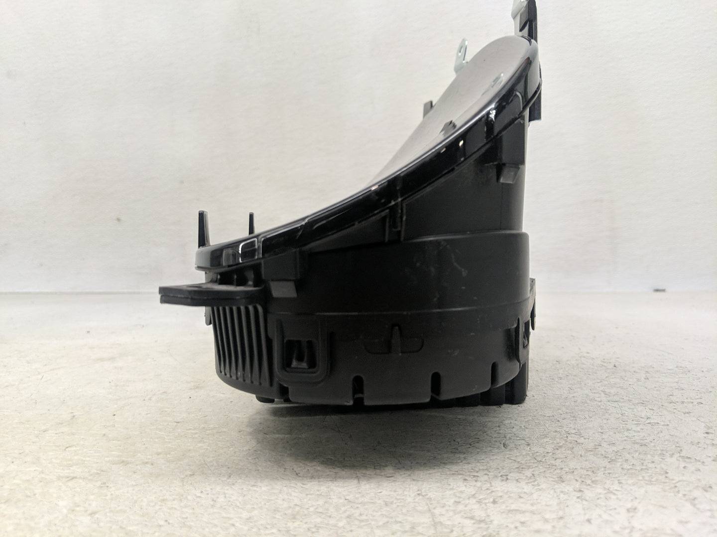 2015-2017 Hyundai Azera Instrument Cluster Speedometer Gauges P/N:94073-3V400 Fits Fits 2015 2016 2017 OEM Used Auto Parts -