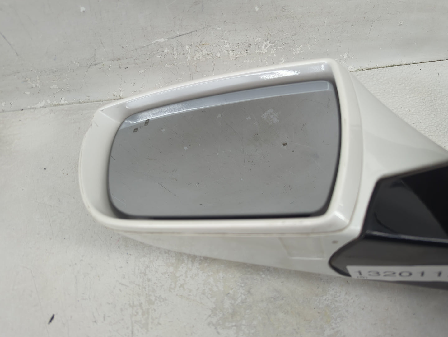 2015-2017 Hyundai Azera Driver Side View Mirror - Left Door Mirror OEM Used - Oemusedautoparts1.com