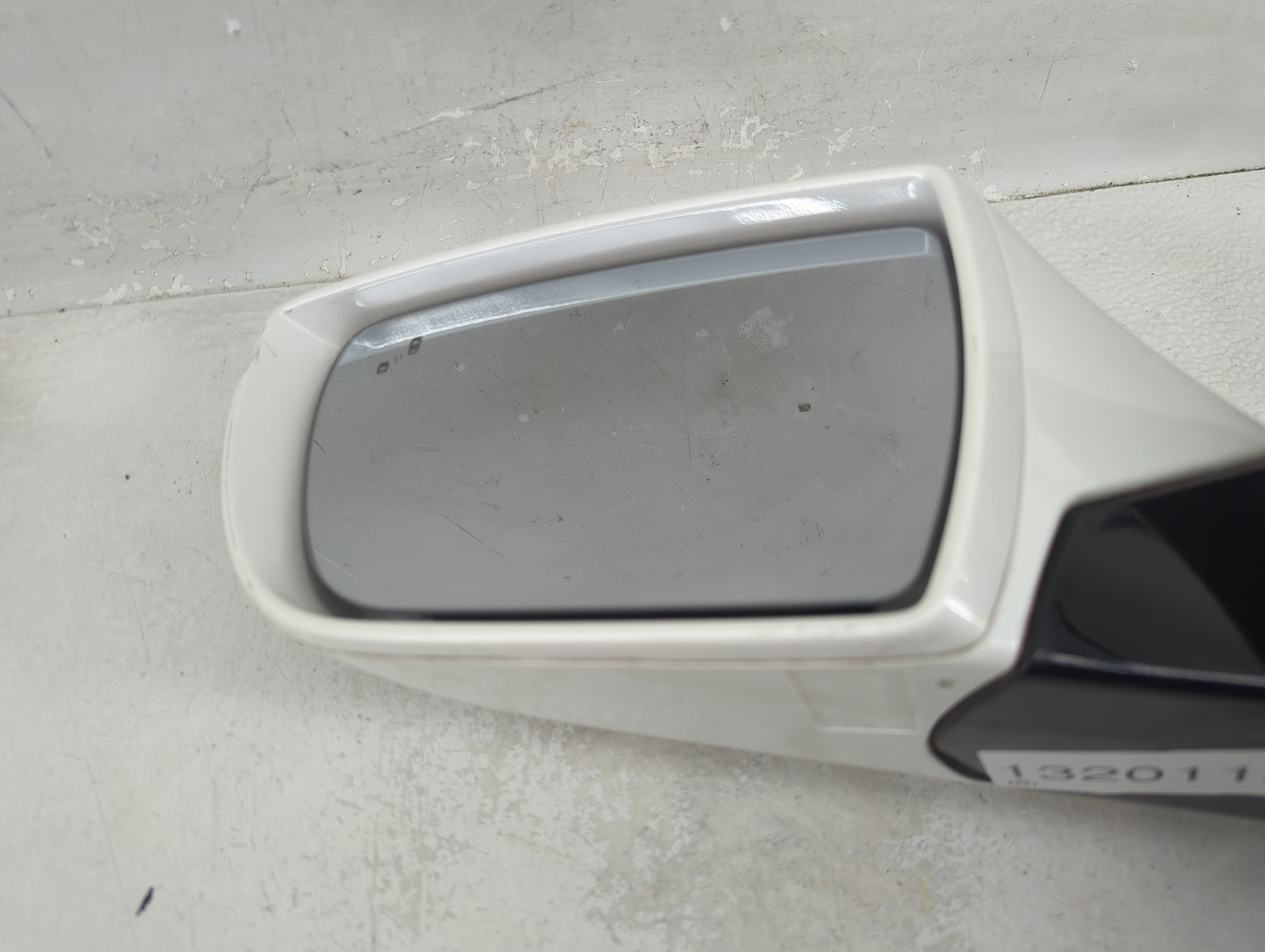 2015-2017 Hyundai Azera Driver Side View Mirror - Left Door Mirror OEM Used - Oemusedautoparts1.com