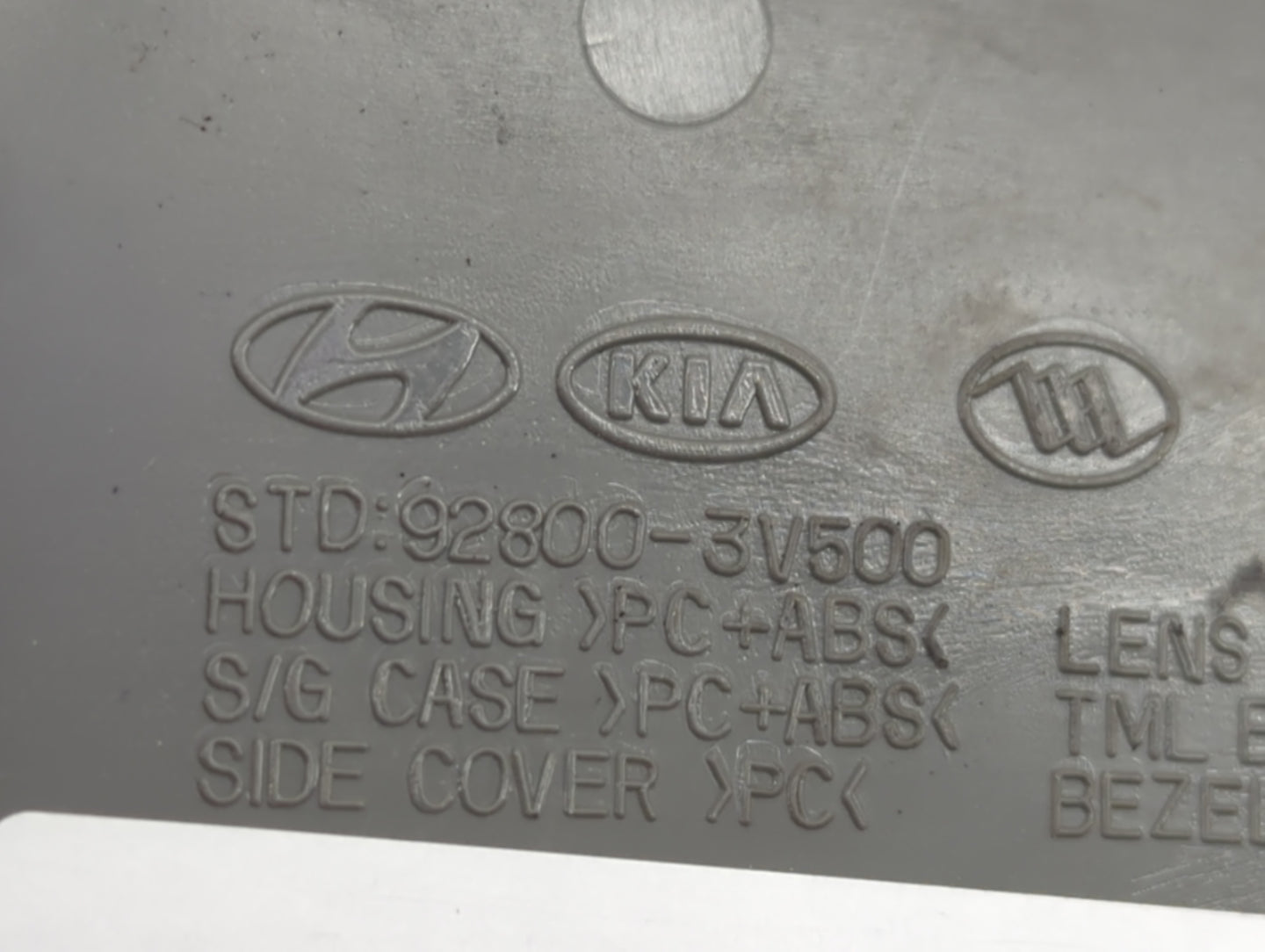 2016 Hyundai Azera Overhead Roof Console - Oemusedautoparts1.com