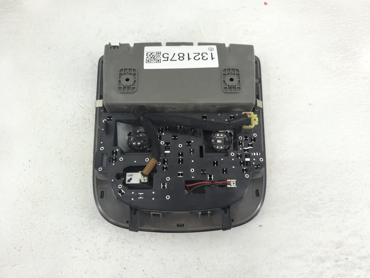 2016 Hyundai Azera Overhead Roof Console - Oemusedautoparts1.com