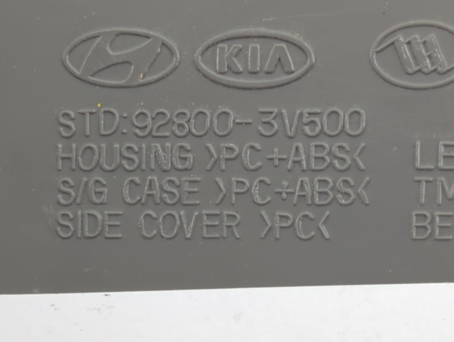 2016 Hyundai Azera Overhead Roof Console - Oemusedautoparts1.com
